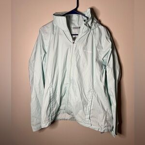 Light blue Columbia lightweight packable rain jacket women’s size XL